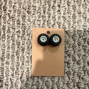 🧸5 for $15🧸Lego recycled tire earrings